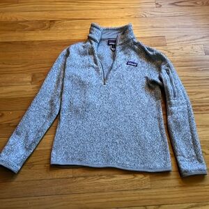 Women’s Patagonia gray sweater. Great condition.